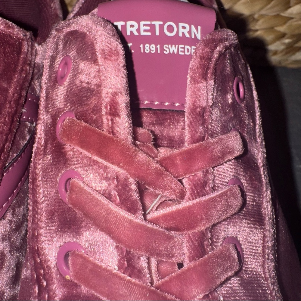 Tretorn Nylite Bold Shoes Women 7.5 Mauve Crushed Velvet Platform Lace Up Casual - Picture 8 of 13